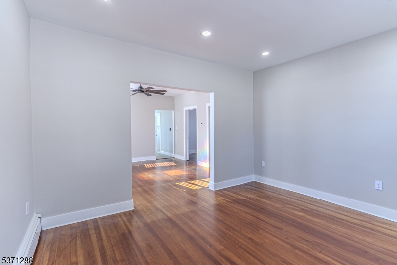 27 Lincoln Ave 2