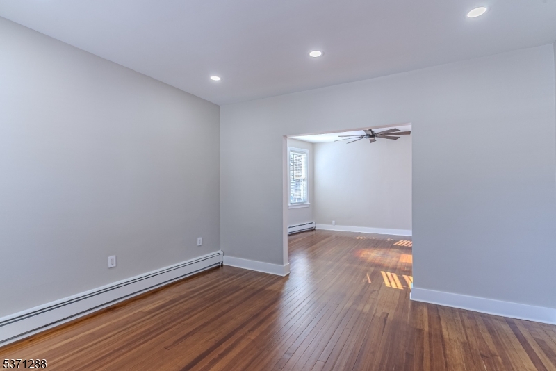 27 Lincoln Ave 2