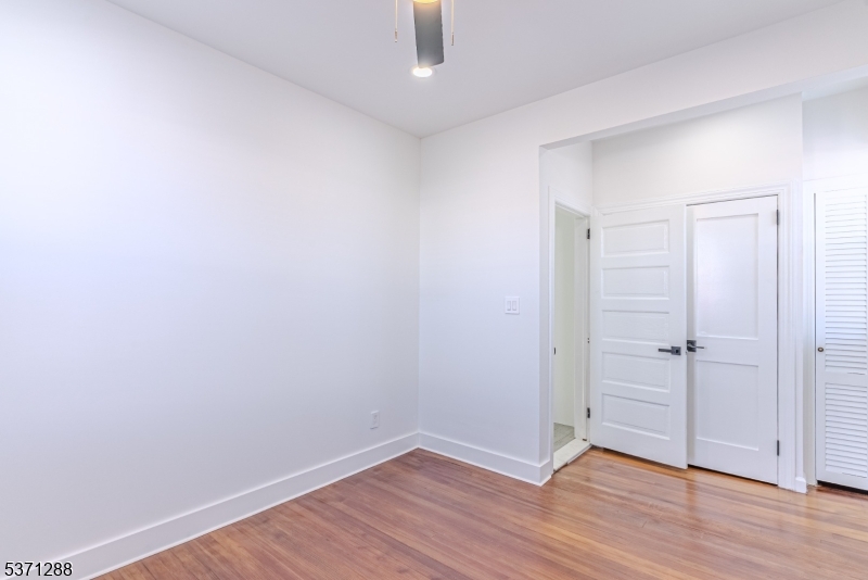 27 Lincoln Ave 2
