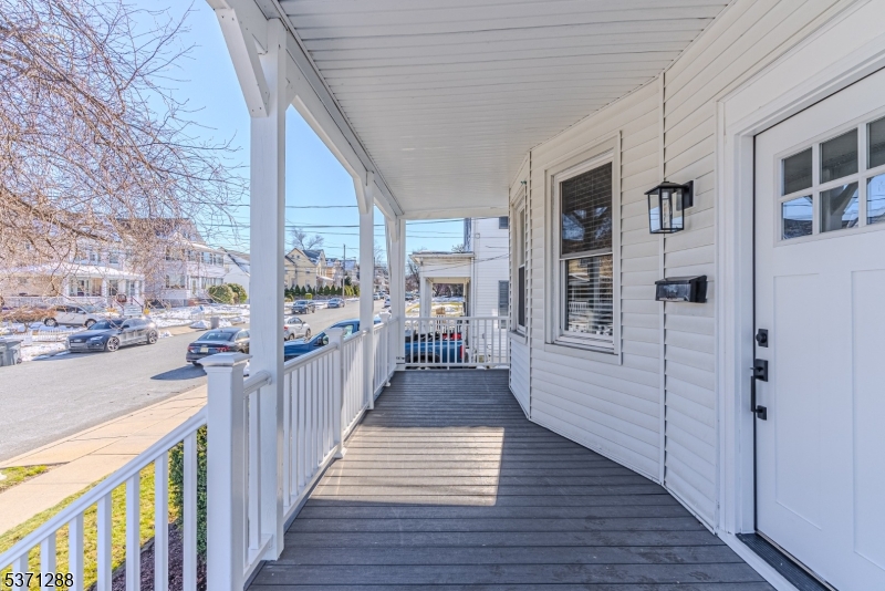 27 Lincoln Ave 2