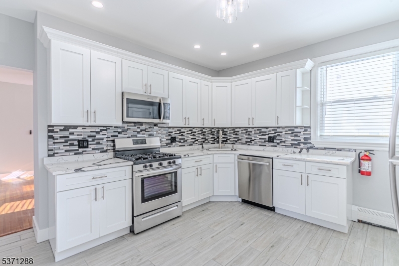 27 Lincoln Ave 2