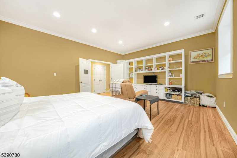 14 Weinmanns Blvd