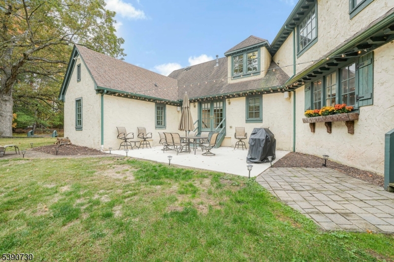 14 Weinmanns Blvd