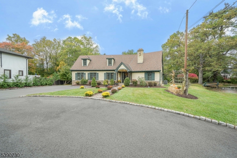 14 Weinmanns Blvd