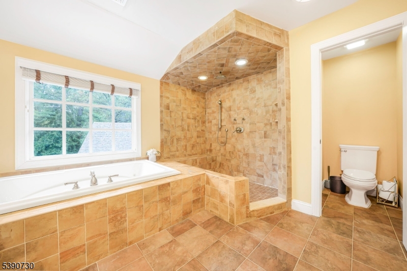 14 Weinmanns Blvd