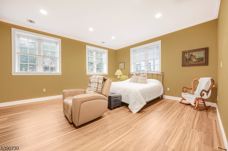 14 Weinmanns Blvd