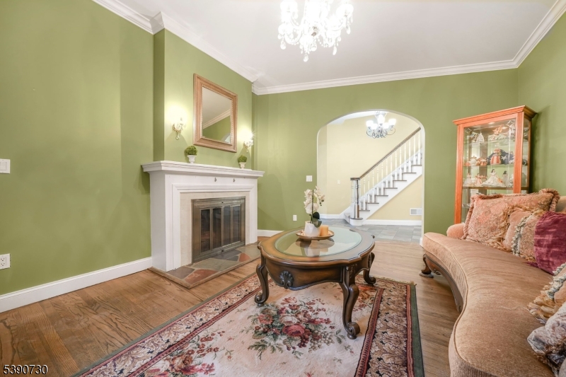 14 Weinmanns Blvd
