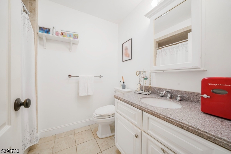 14 Weinmanns Blvd