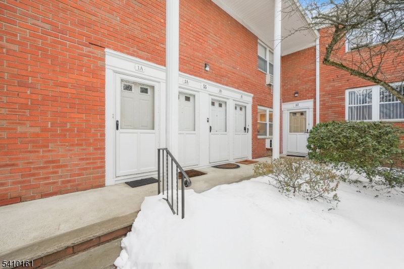 55 Knox Ter 1B