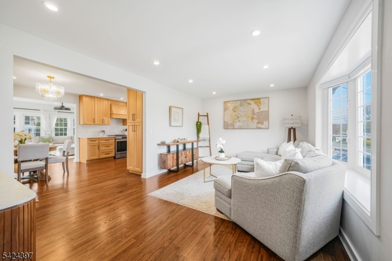 21 Joseph Pl
