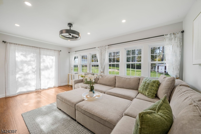 21 Joseph Pl