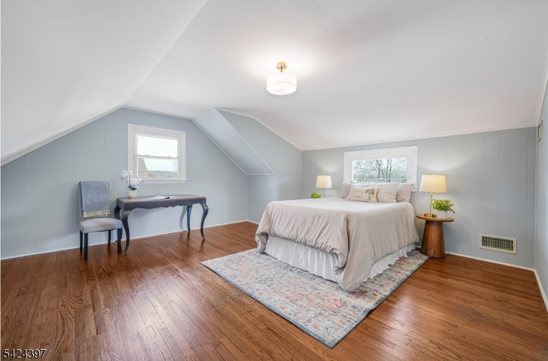 21 Joseph Pl