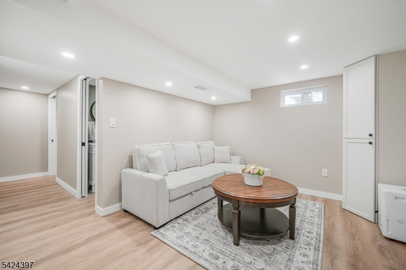 21 Joseph Pl