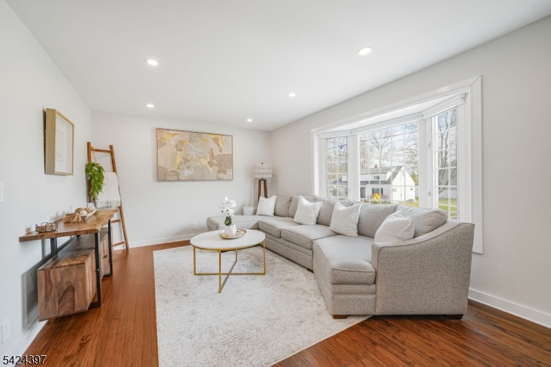 21 Joseph Pl