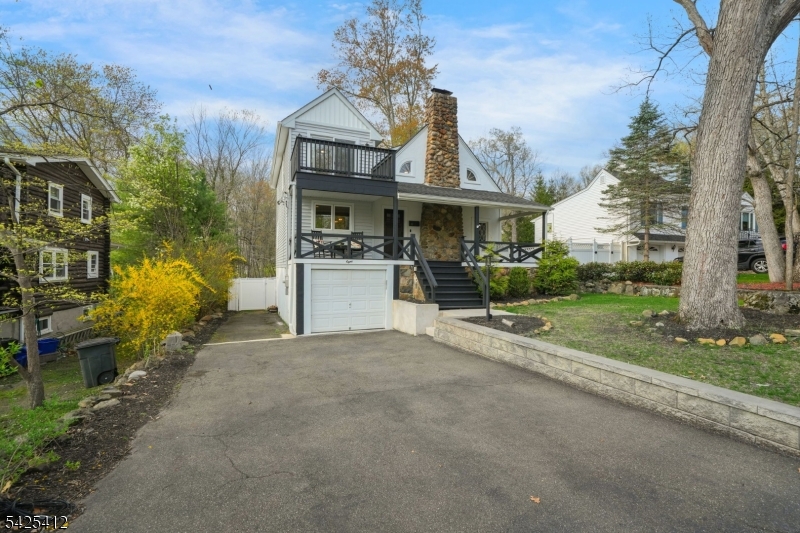 8 Mountainside Dr