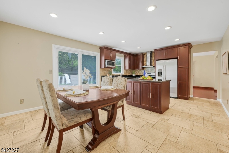 45 Holyoke Ct