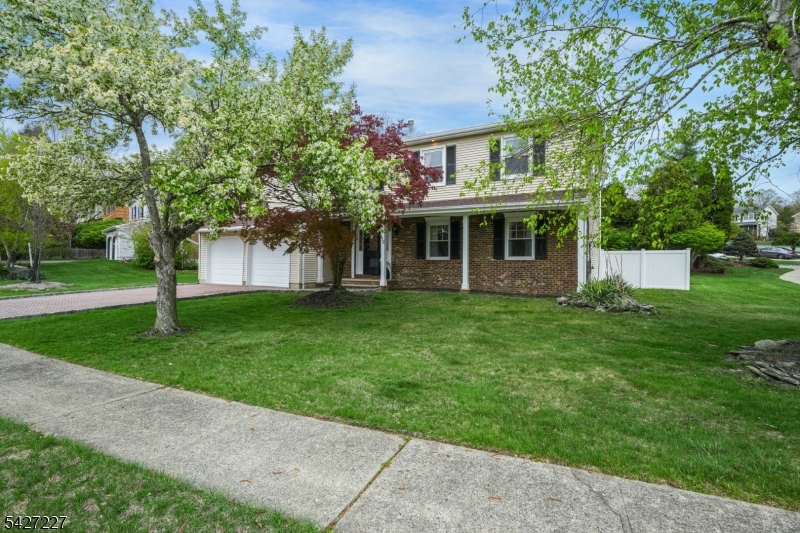 45 Holyoke Ct
