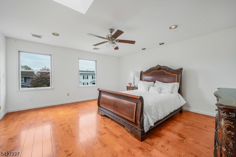 45 Holyoke Ct