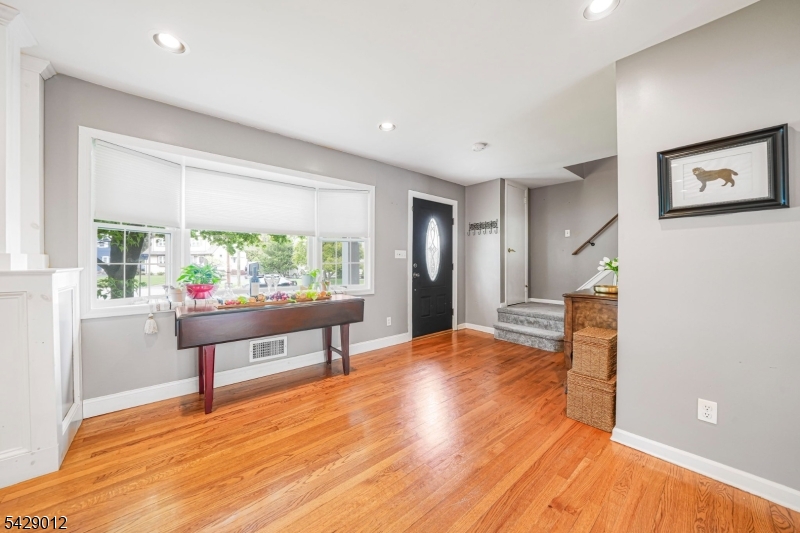 30 Oakley Way