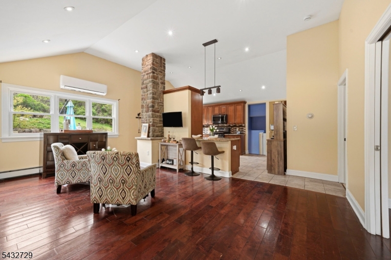 22 Federal Hill Rd