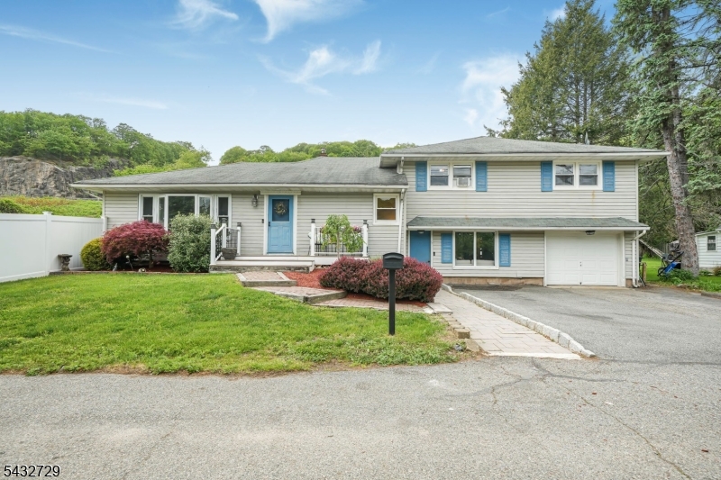 22 Federal Hill Rd