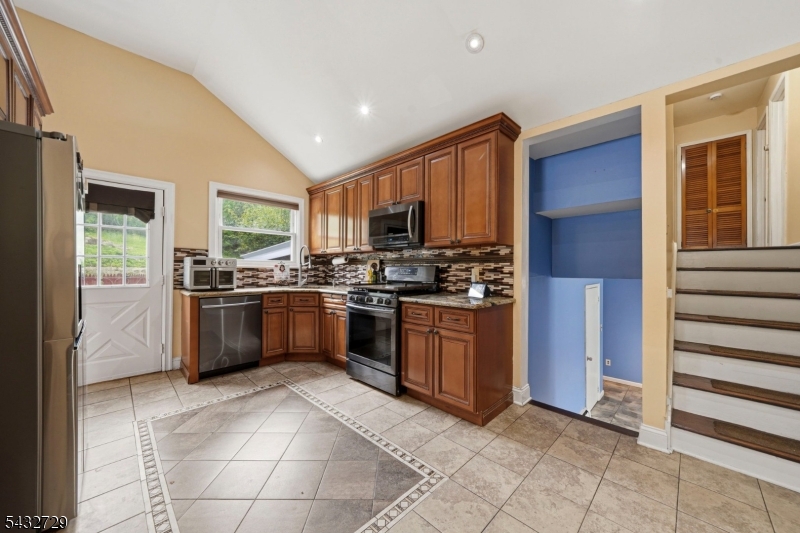 22 Federal Hill Rd