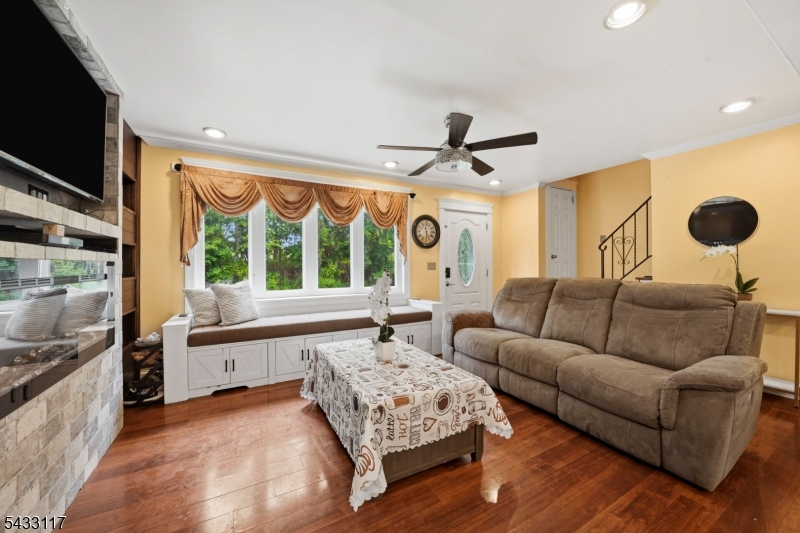 52 Barbara Dr