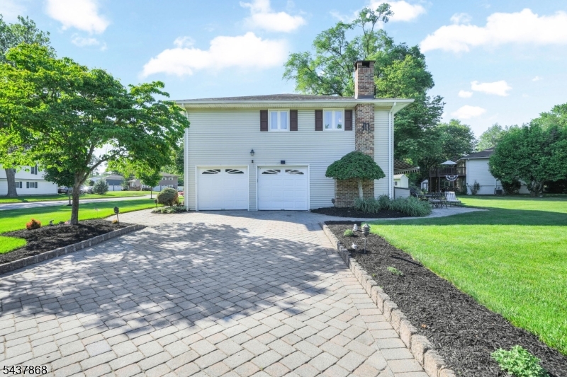 184 Andover Dr