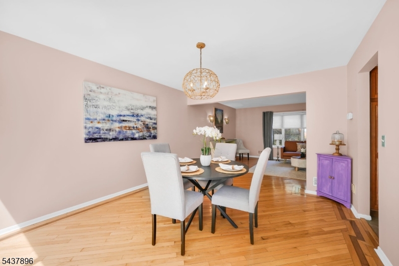72 Agawam Dr