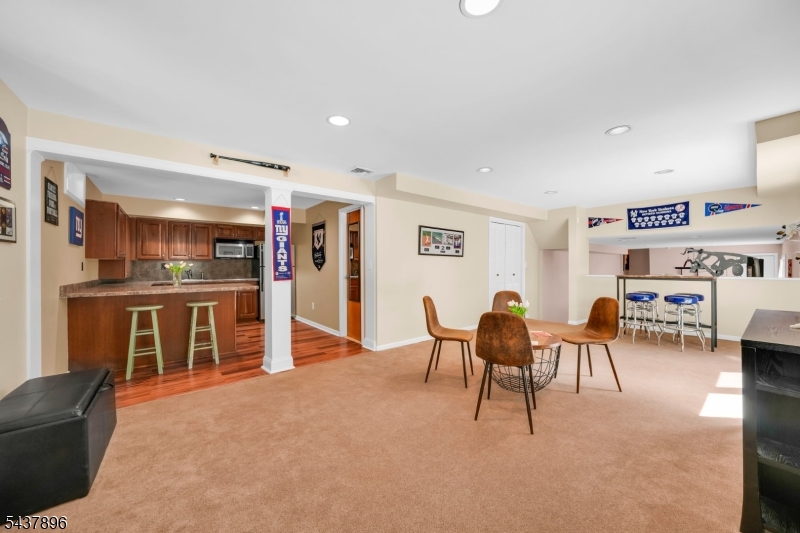 72 Agawam Dr