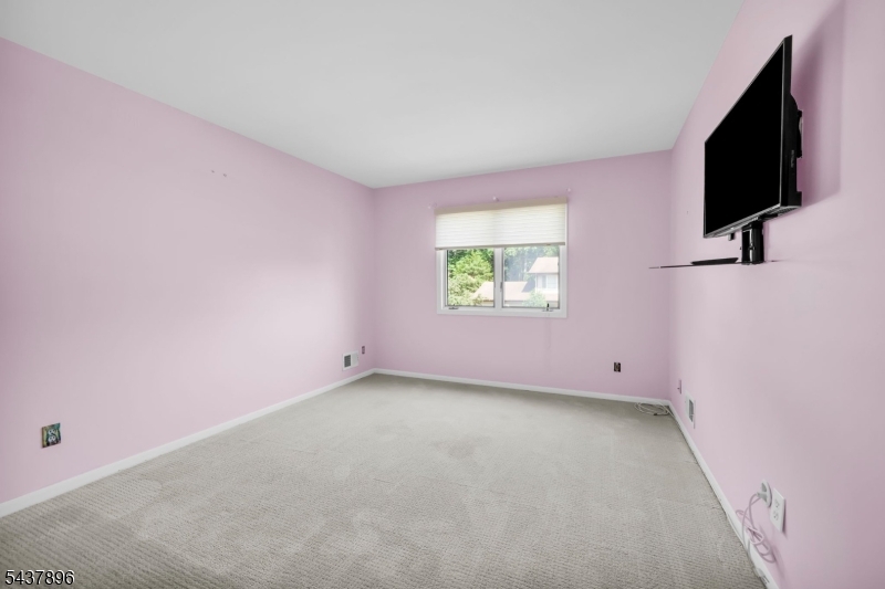 72 Agawam Dr