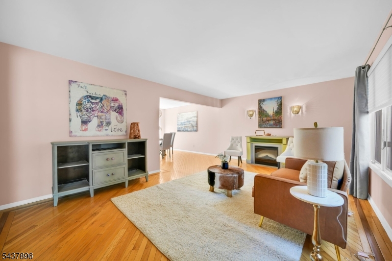 72 Agawam Dr