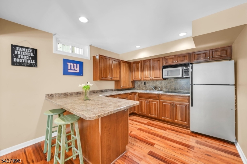 72 Agawam Dr