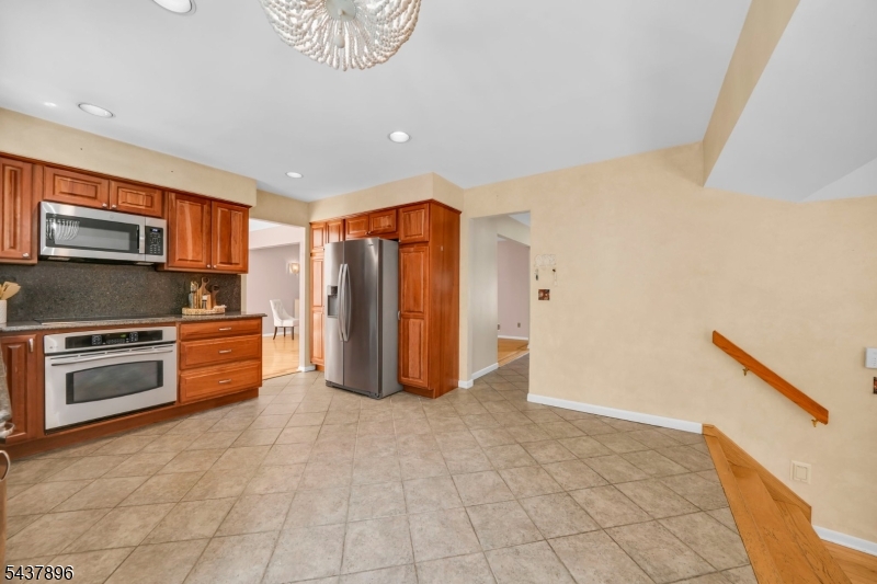 72 Agawam Dr