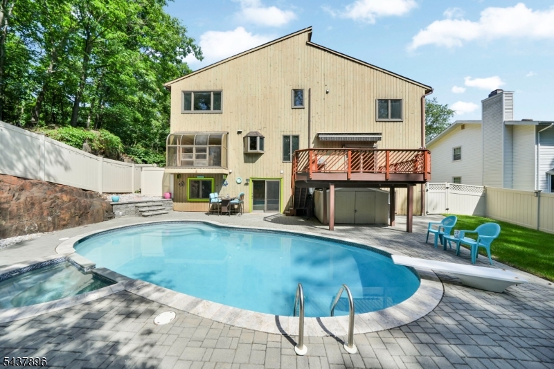 72 Agawam Dr