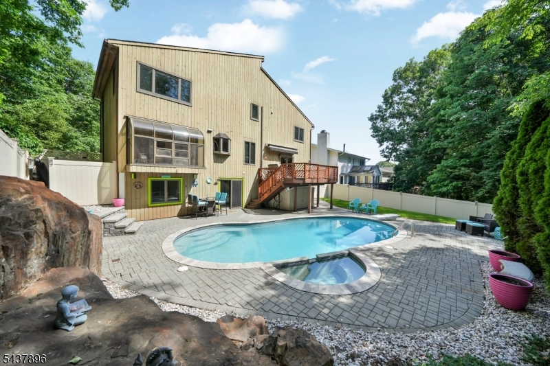 72 Agawam Dr