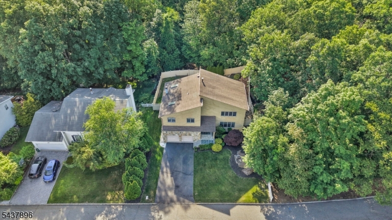 72 Agawam Dr