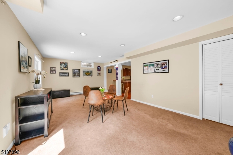 72 Agawam Dr