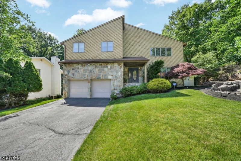 72 Agawam Dr
