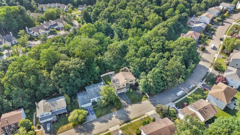72 Agawam Dr