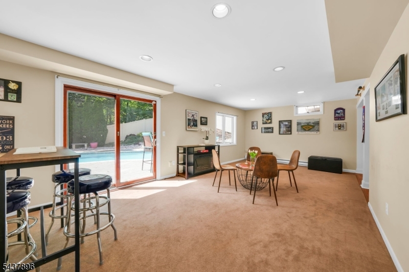 72 Agawam Dr
