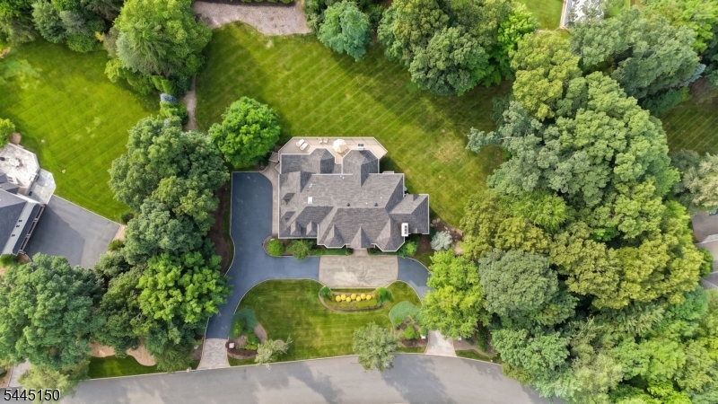 817 Peach Tree Ln