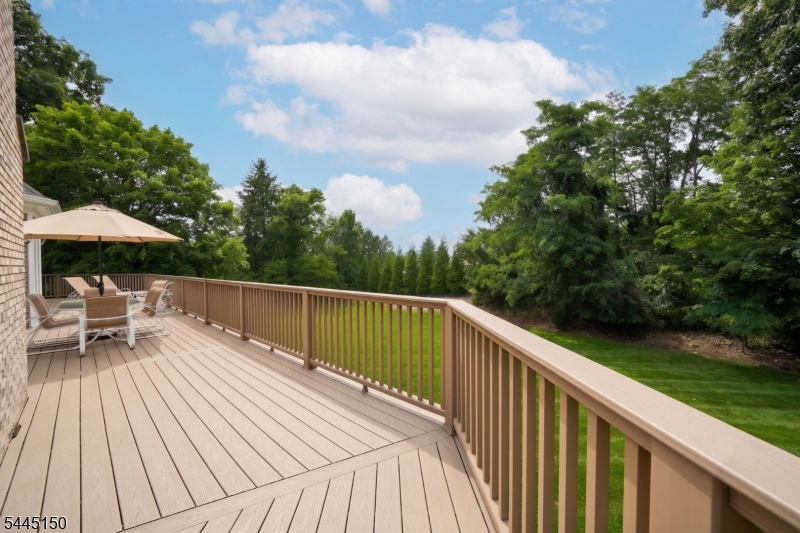 817 Peach Tree Ln