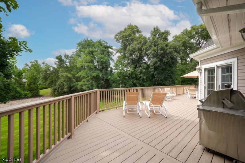 817 Peach Tree Ln