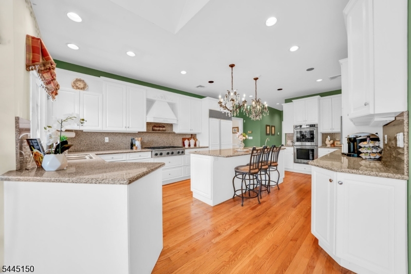 817 Peach Tree Ln