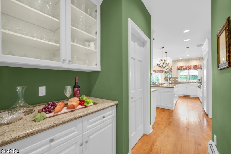 817 Peach Tree Ln