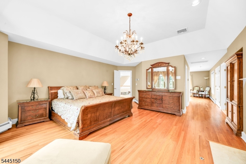 817 Peach Tree Ln
