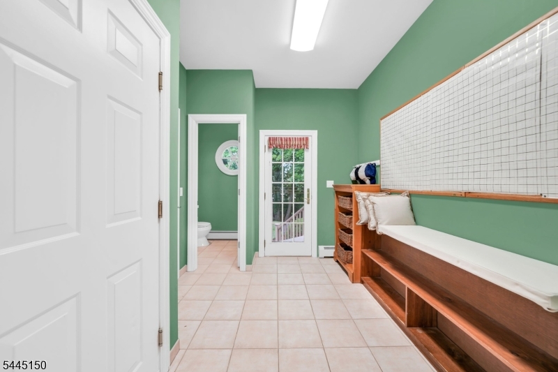 817 Peach Tree Ln
