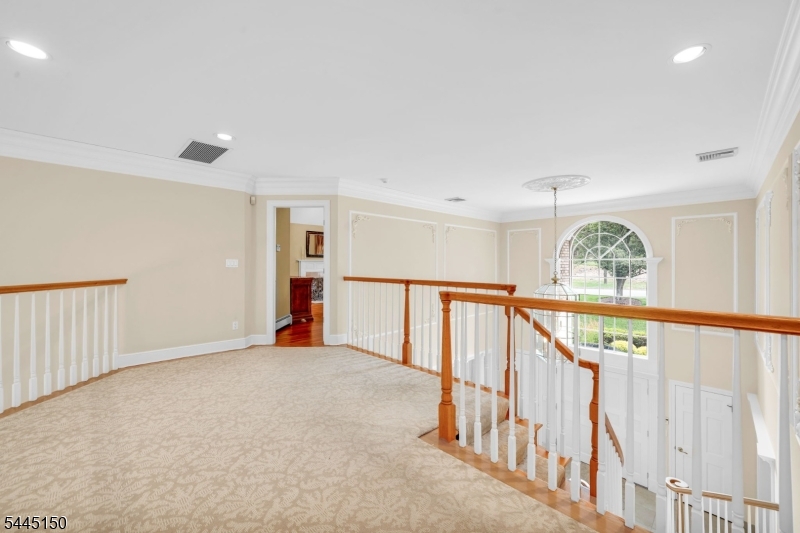 817 Peach Tree Ln