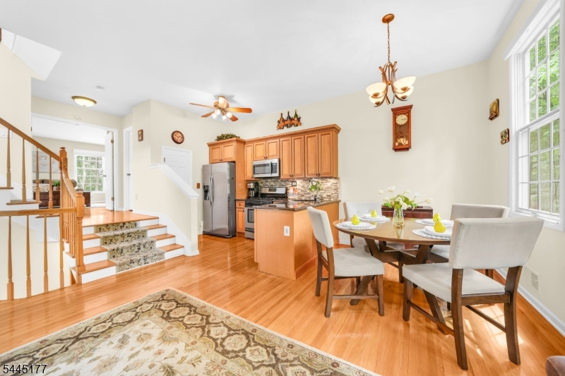 15 Nuthatcher Ct